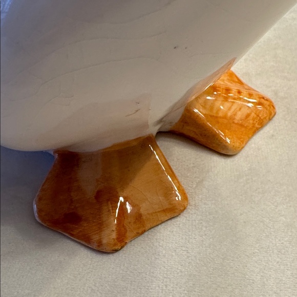 Vintage! White Ceramic Duck Figurine with Orange Beak and Feet - Picture 4 of 8